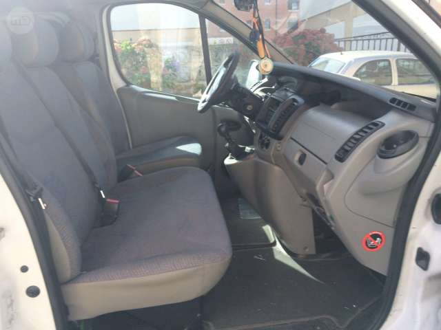 renault-trafic-210611141_9